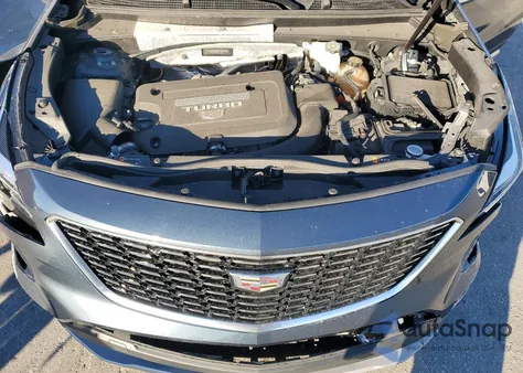 2020 Cadillac Xt4 Premium Luxury z USA, uszkodzony, nr VIN 1GYFZCR48LF069649